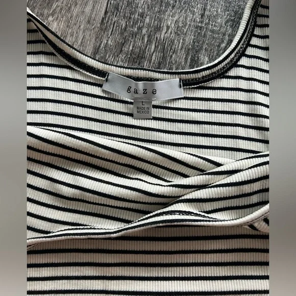 Gaze Cropped Tank Top - Picture 2 of 3